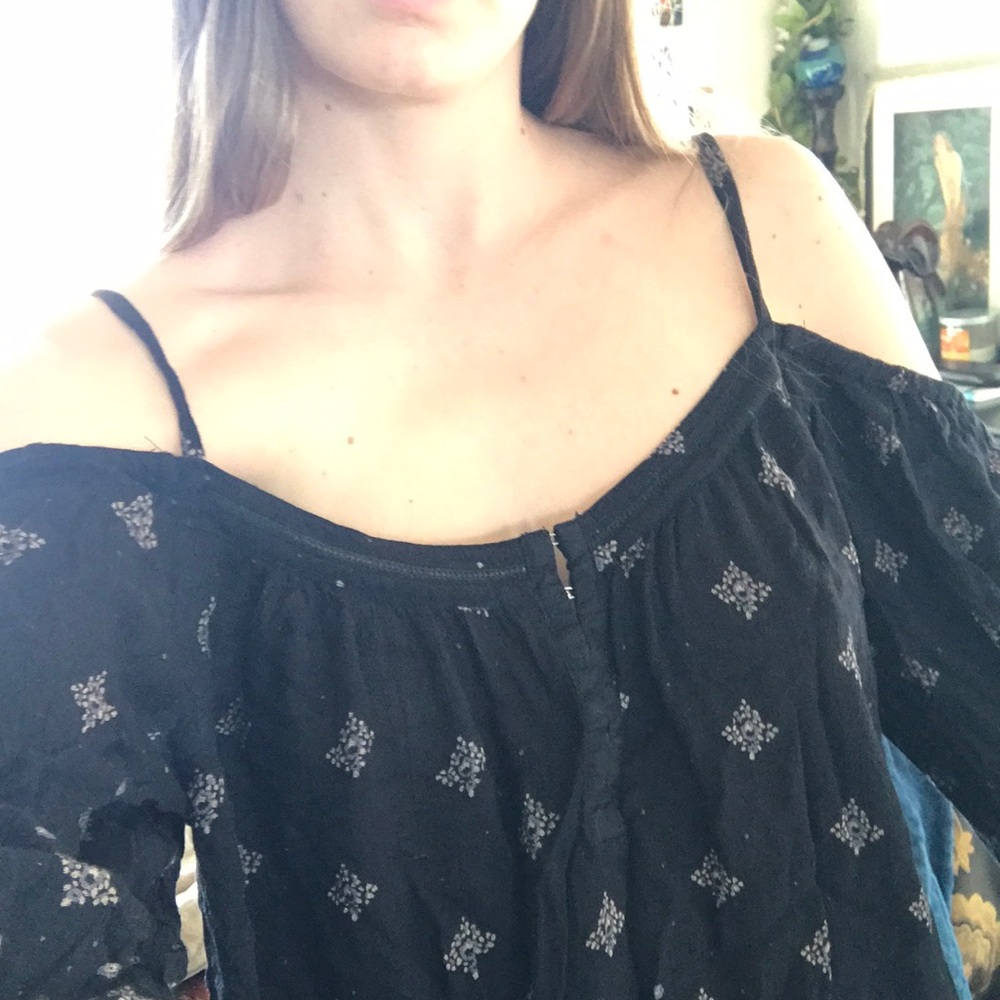 Off-the-Shoulder Flow-y Top - Picture 2 of 5
